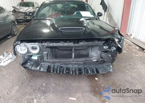 2016 Dodge Challenger Srt 392 from USA, damaged, VIN 2C3CDZDJXGH284580